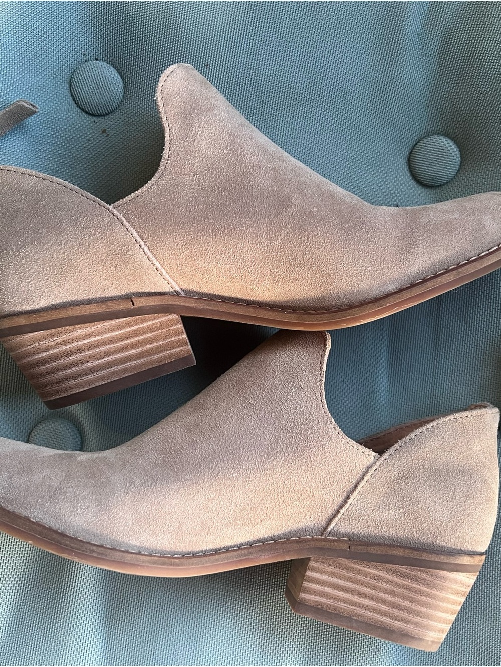 Lucky Brand women’s 7.5 taupe tan suede ankle boots booties
